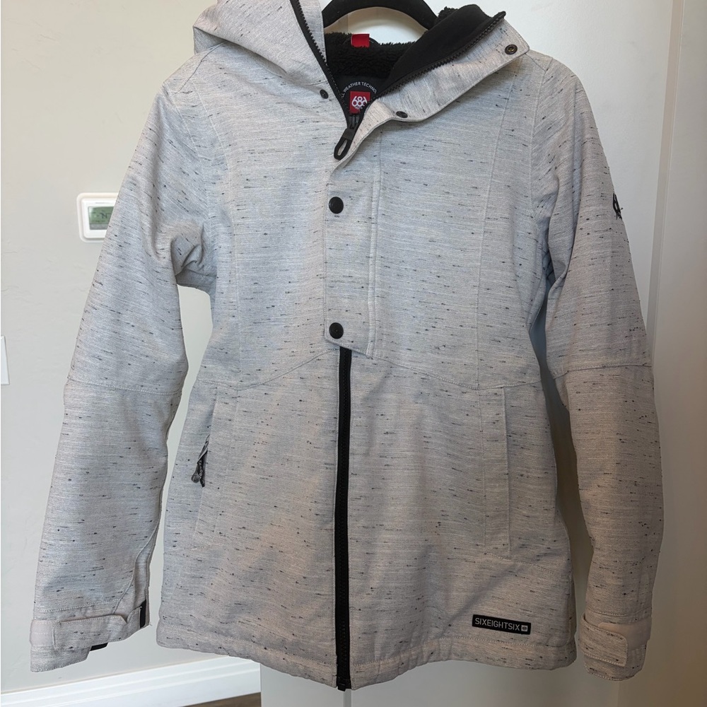 686 Light Heather Gray Hooded Ski Jacket with Black Trim